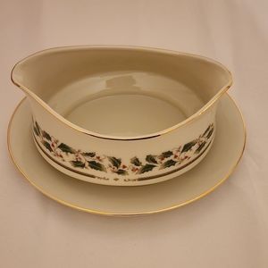 Holly Holiday by Royal Limited  Gravy Boat with attached Underplate